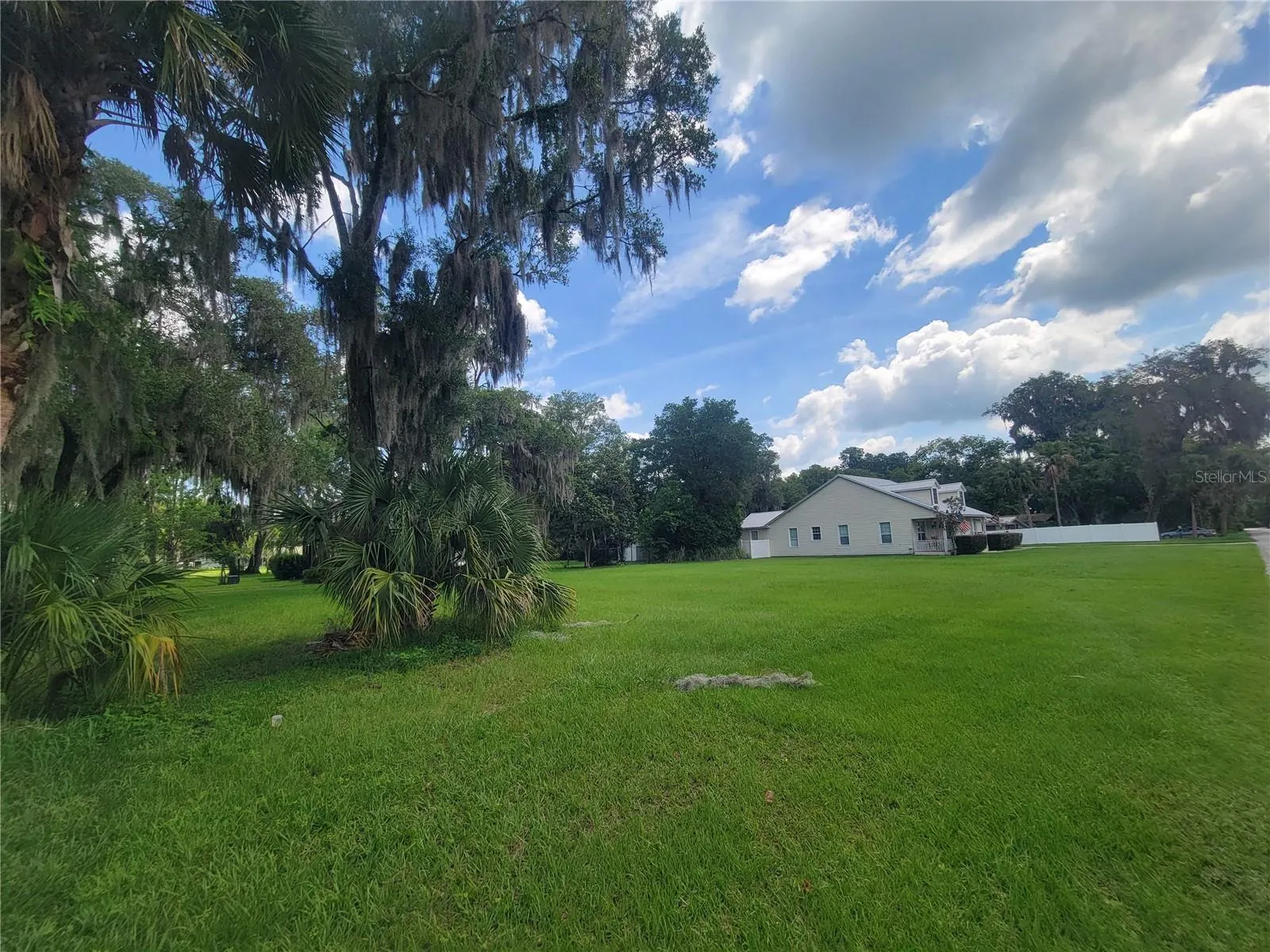 S LAKEVIEW DR