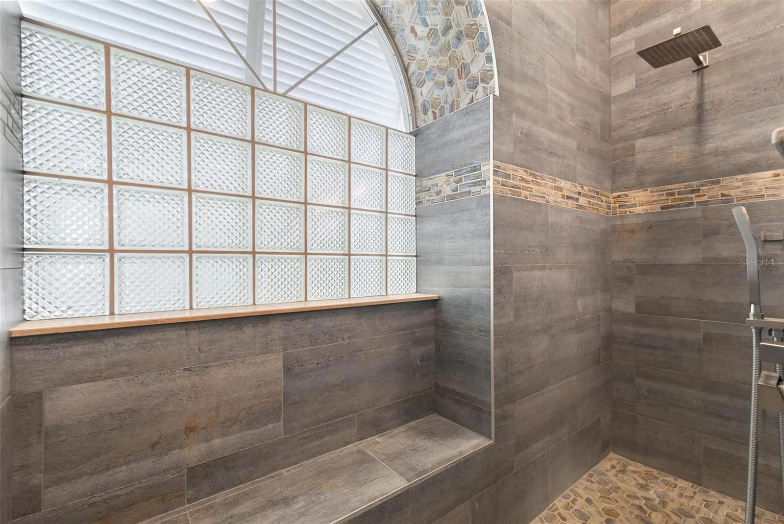 18 CONLEY CT