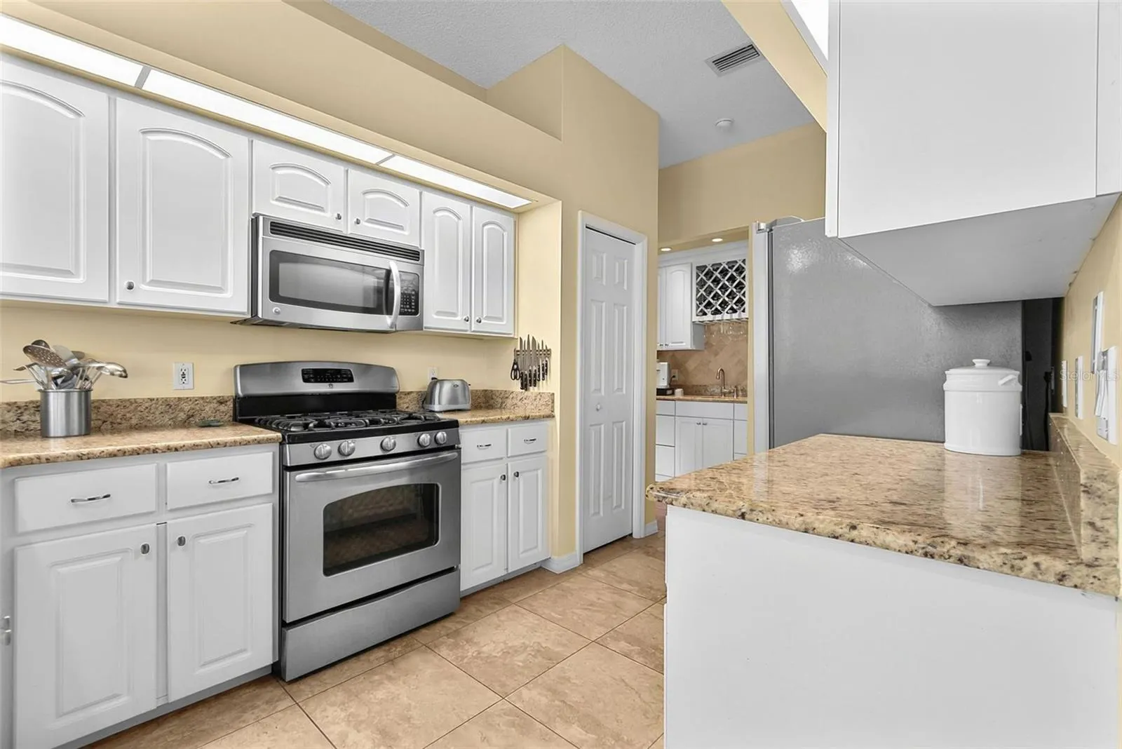 18 CONLEY CT