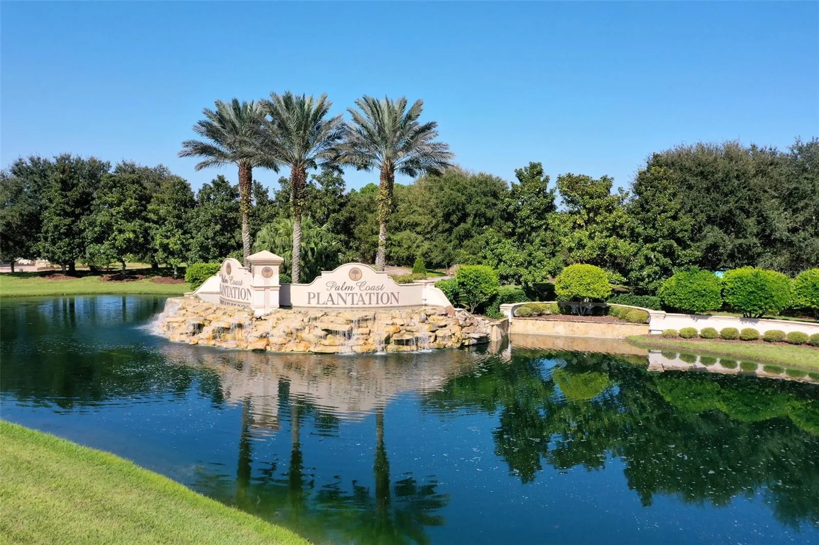 25 EMERALD LAKE CT