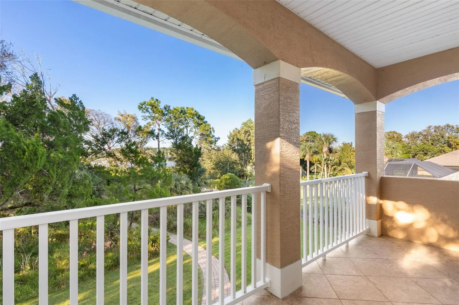 25 EMERALD LAKE CT