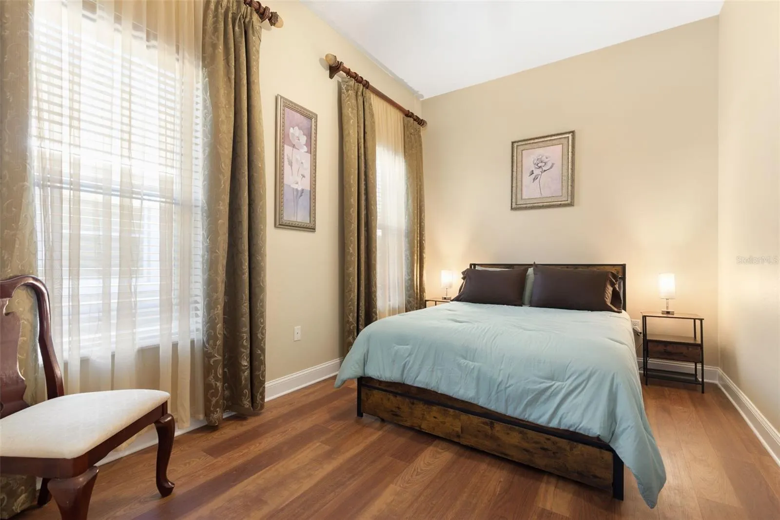 25 EMERALD LAKE CT