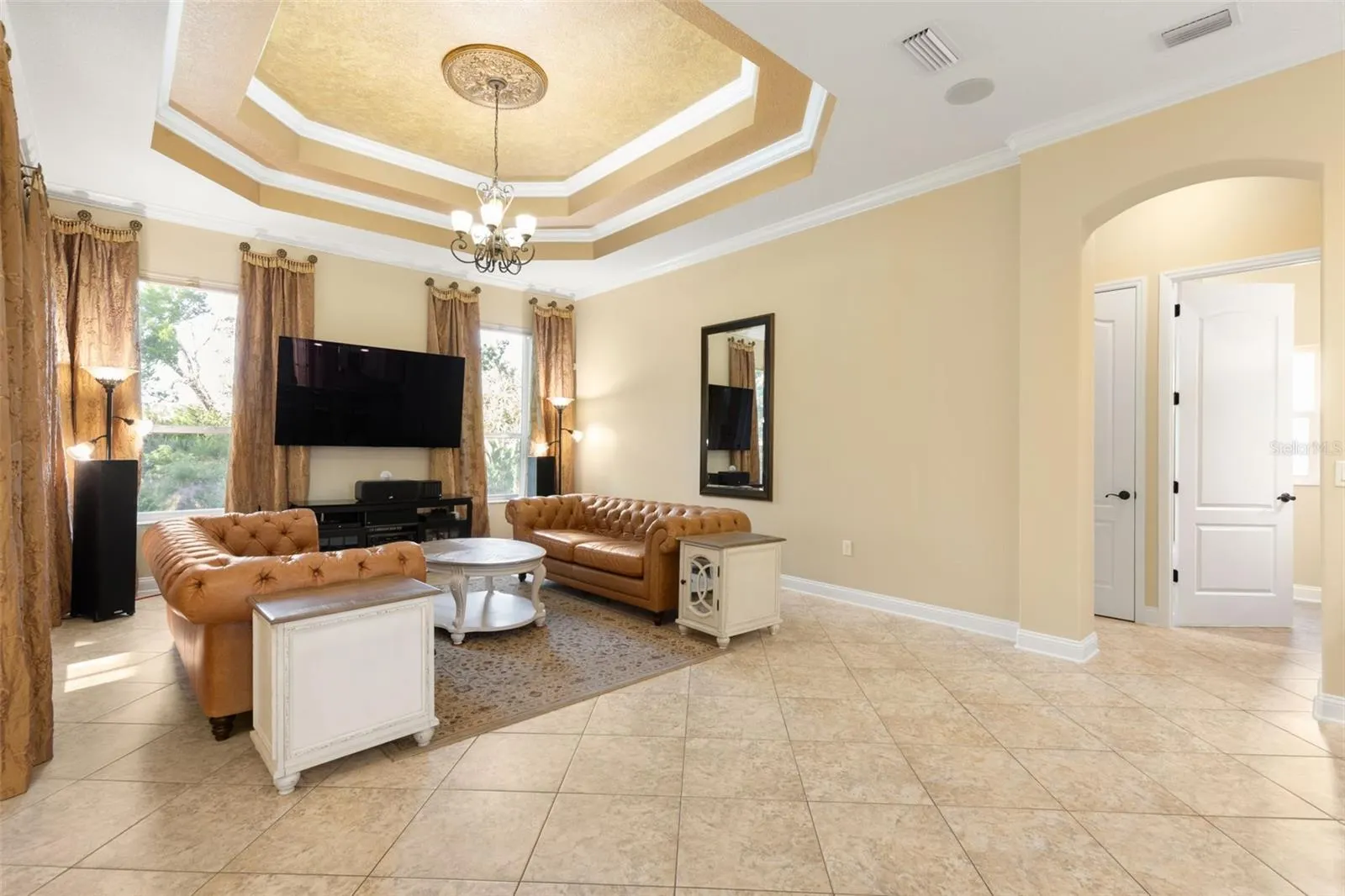 25 EMERALD LAKE CT