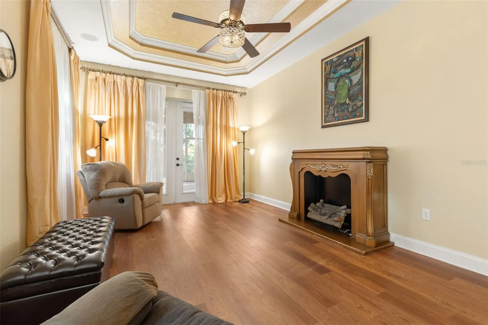 25 EMERALD LAKE CT