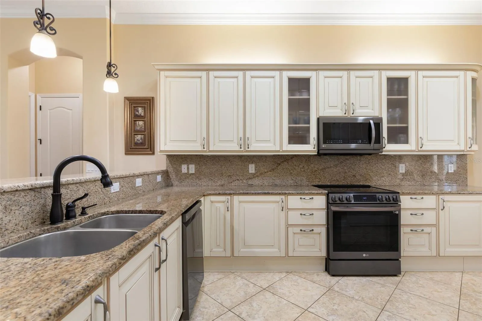 25 EMERALD LAKE CT