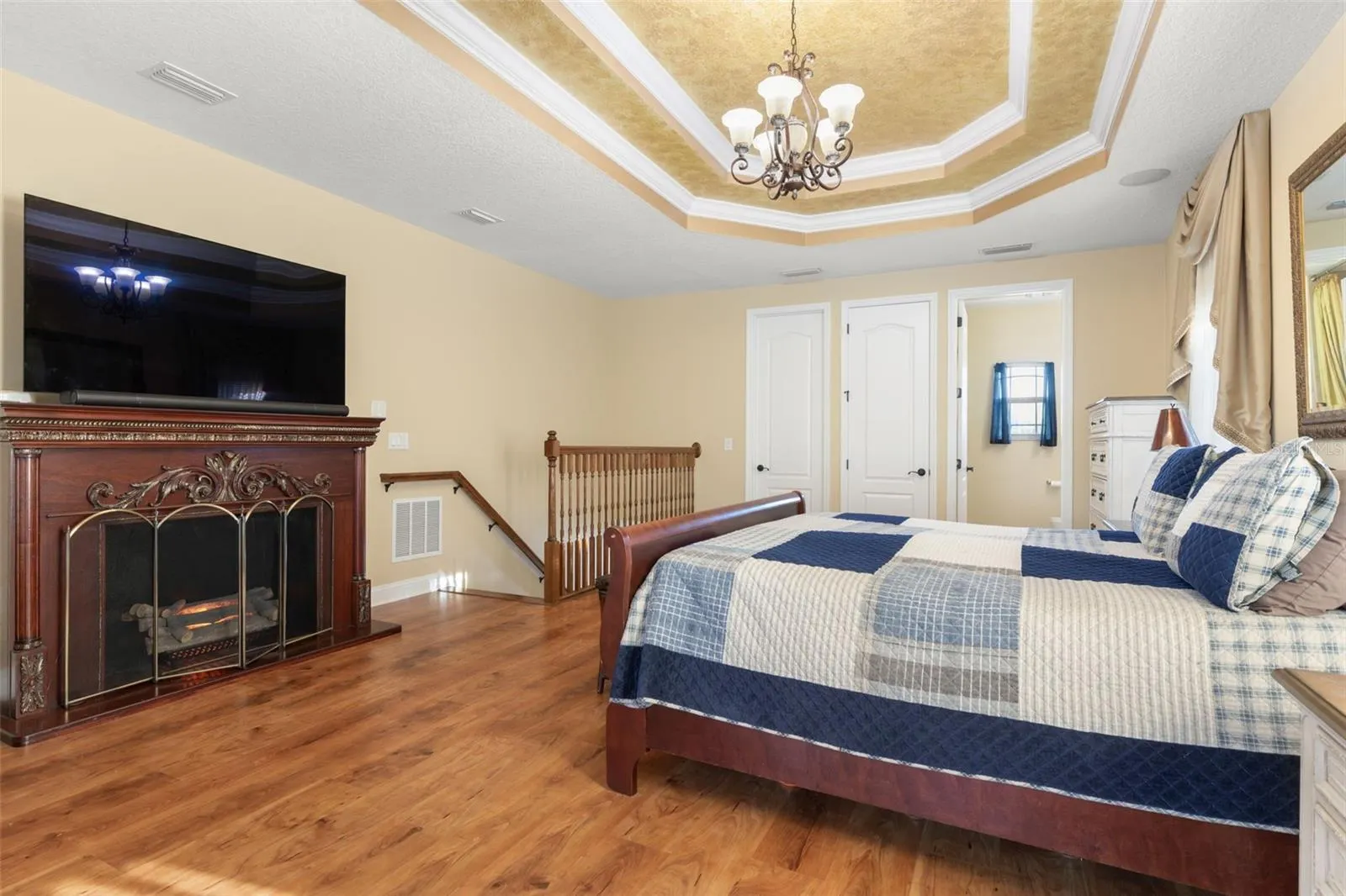 25 EMERALD LAKE CT