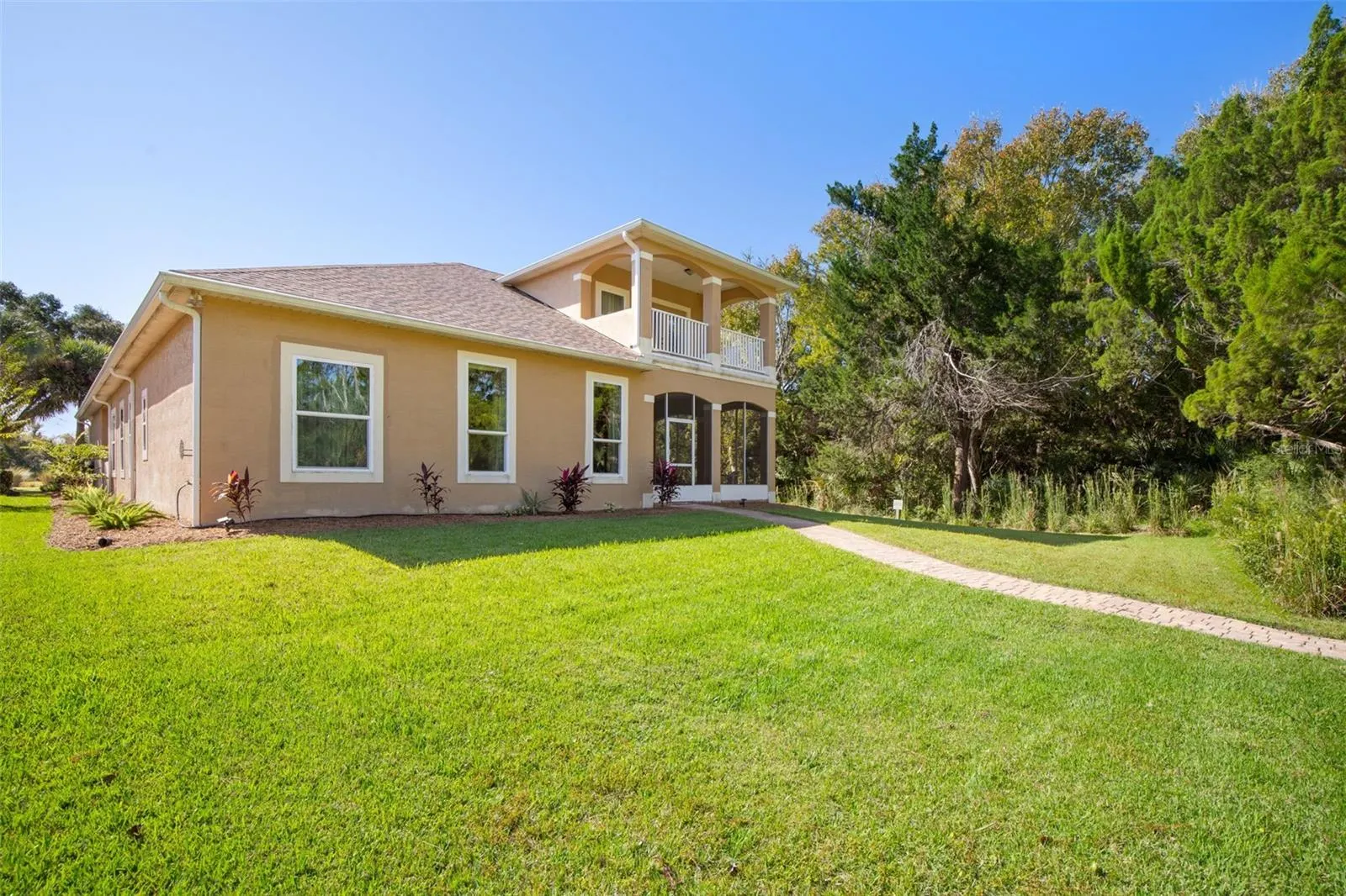 25 EMERALD LAKE CT