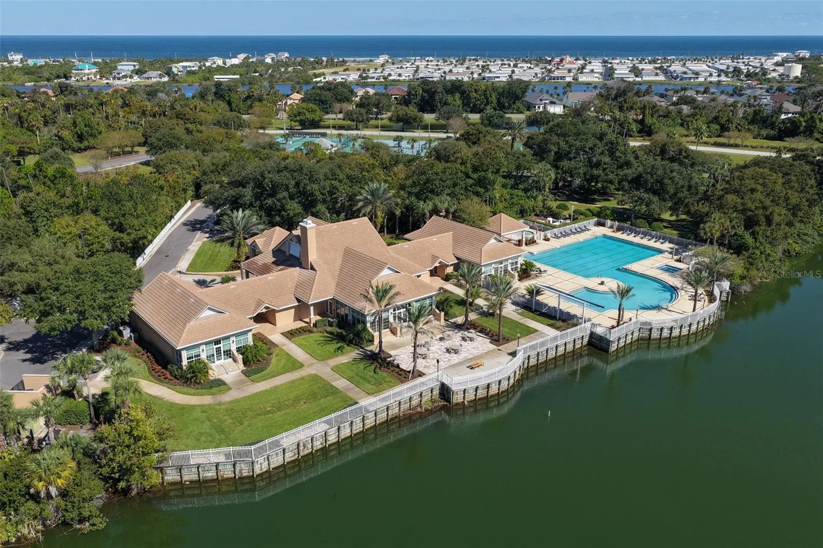 25 EMERALD LAKE CT