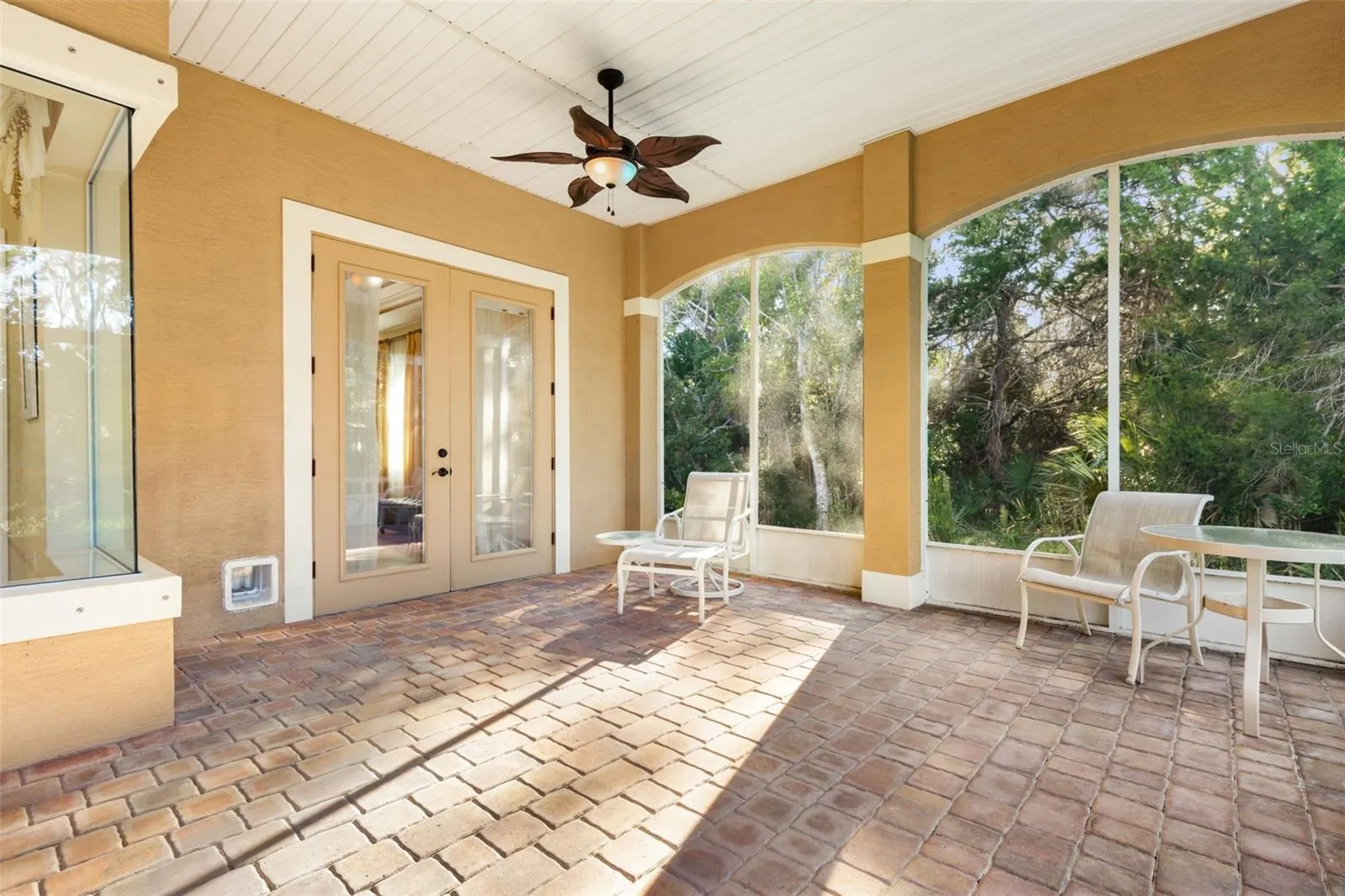 25 EMERALD LAKE CT