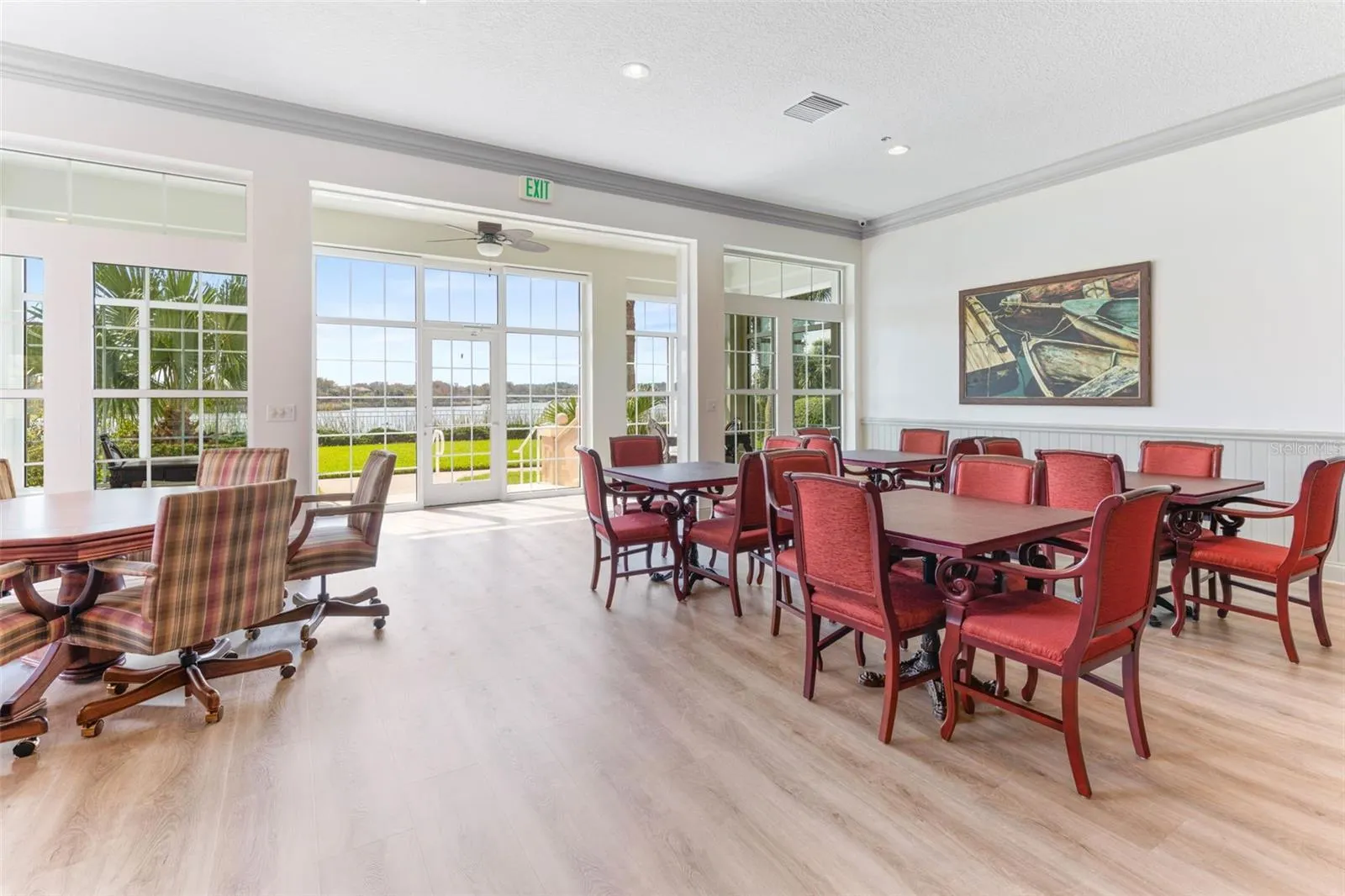 25 EMERALD LAKE CT