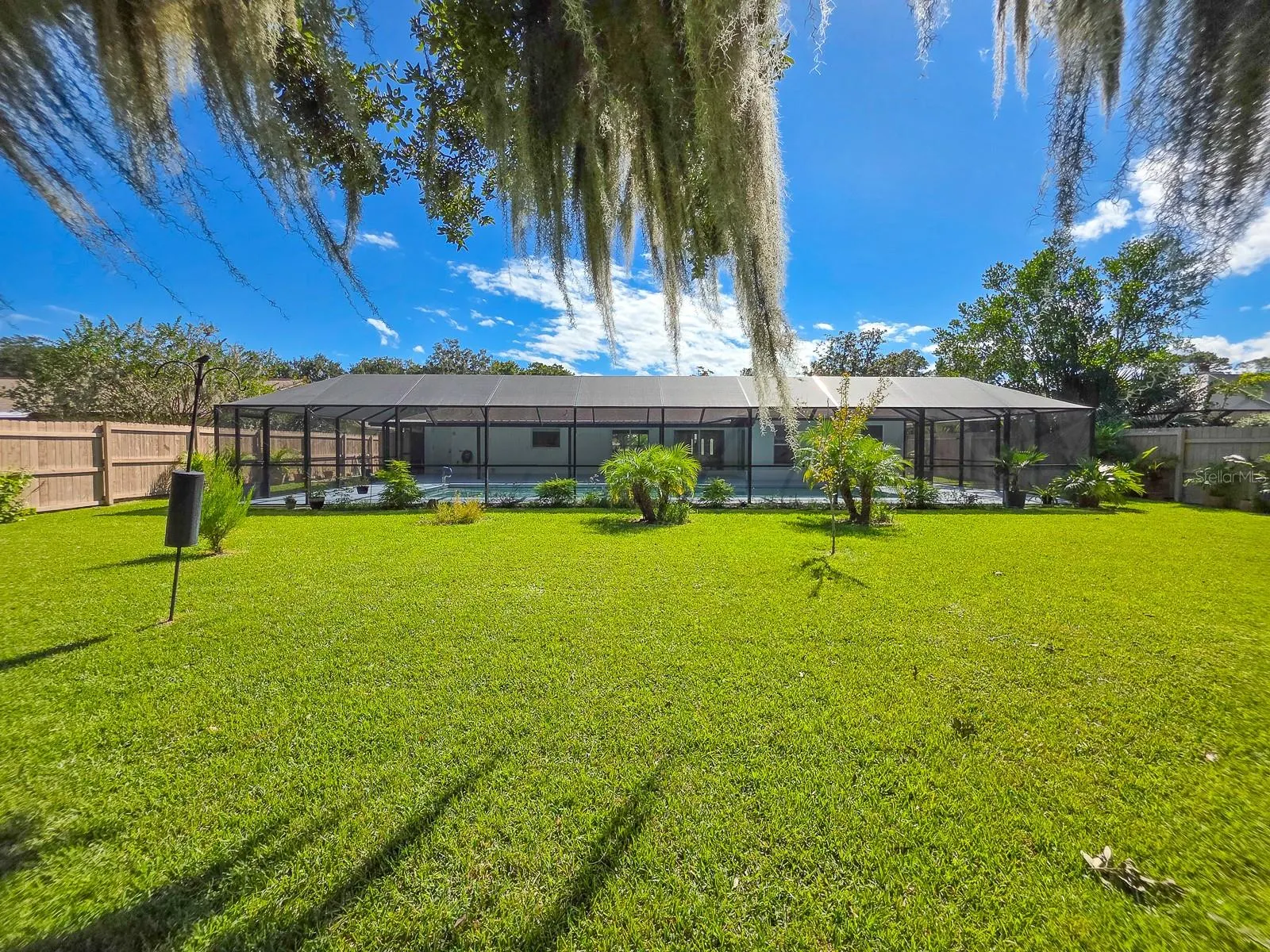 24 COURTNEY PL