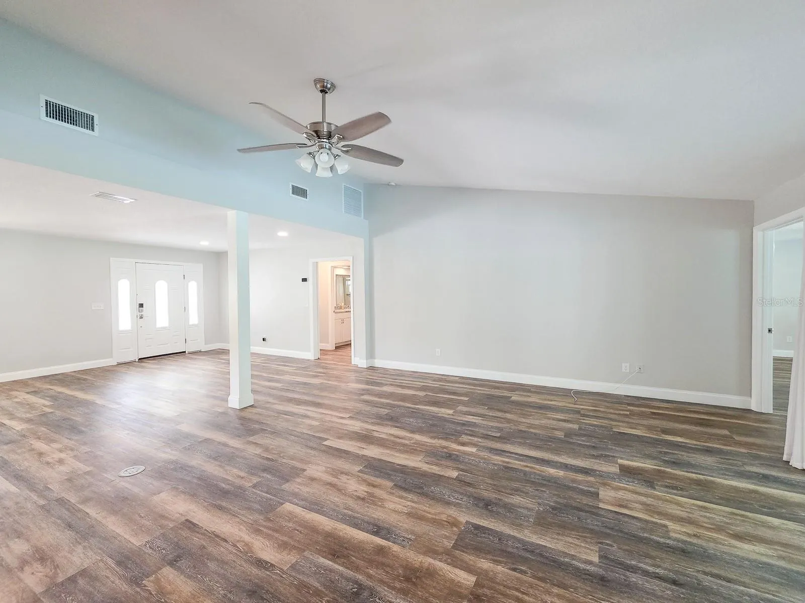 24 COURTNEY PL