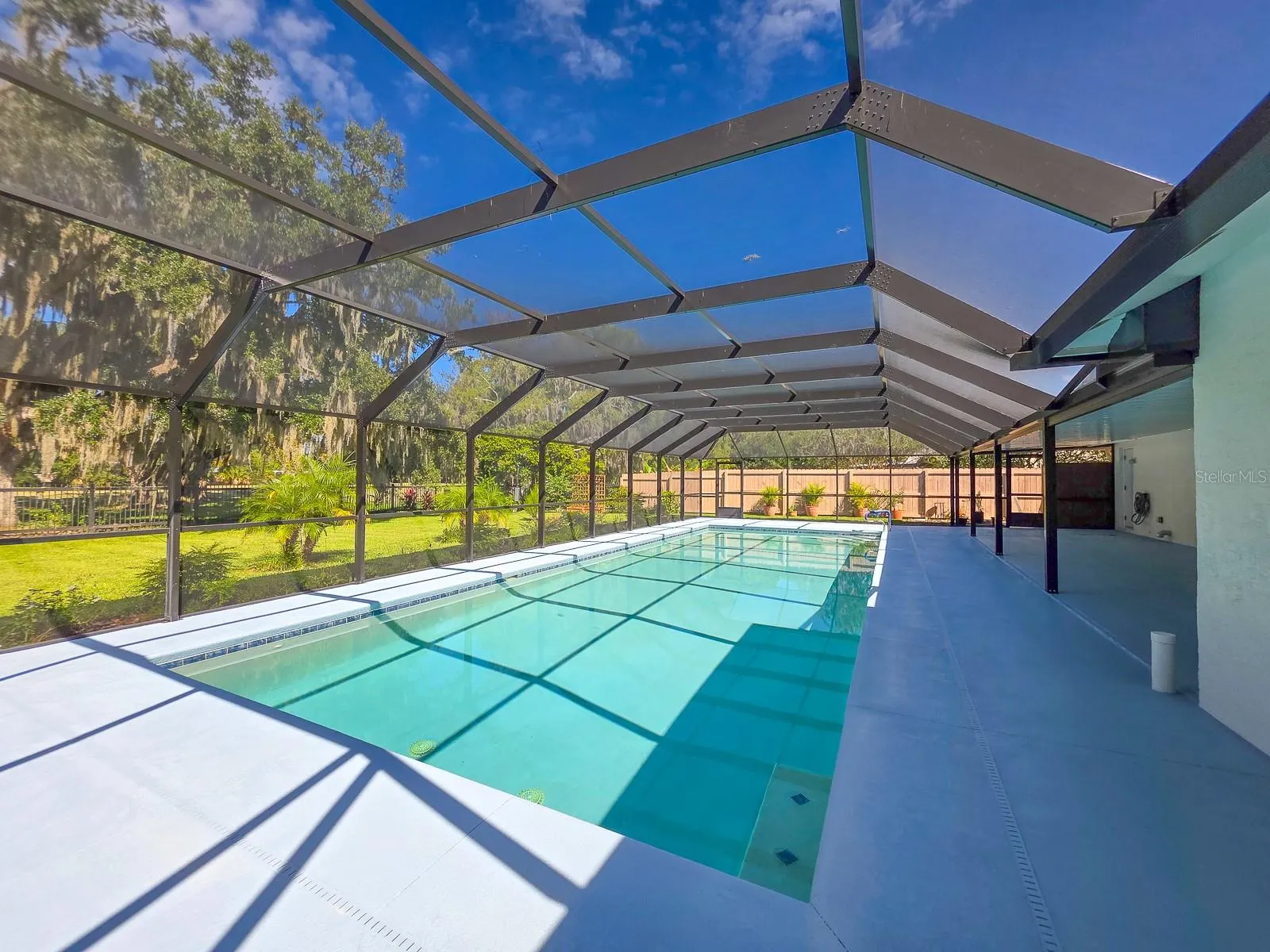 24 COURTNEY PL