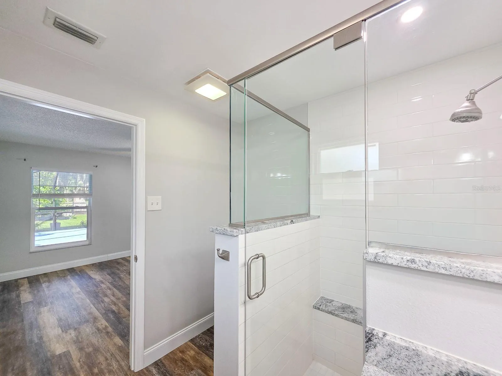 24 COURTNEY PL