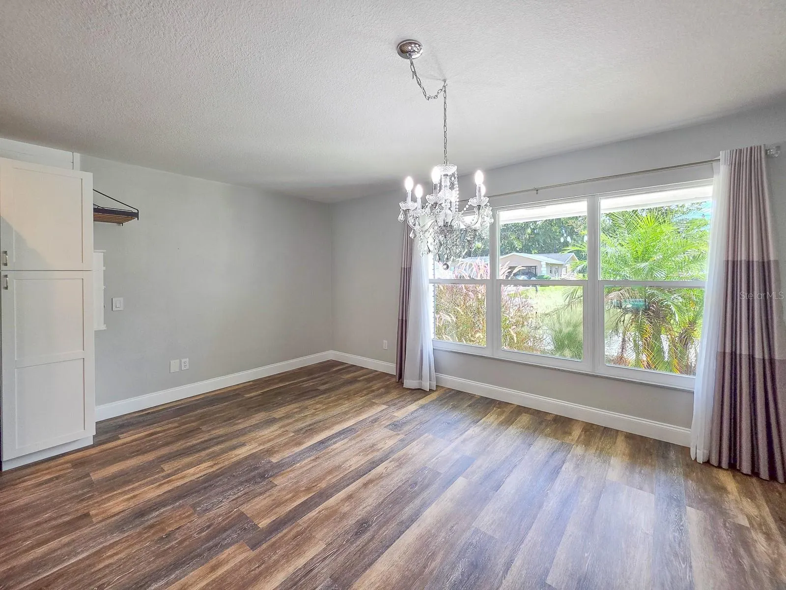 24 COURTNEY PL