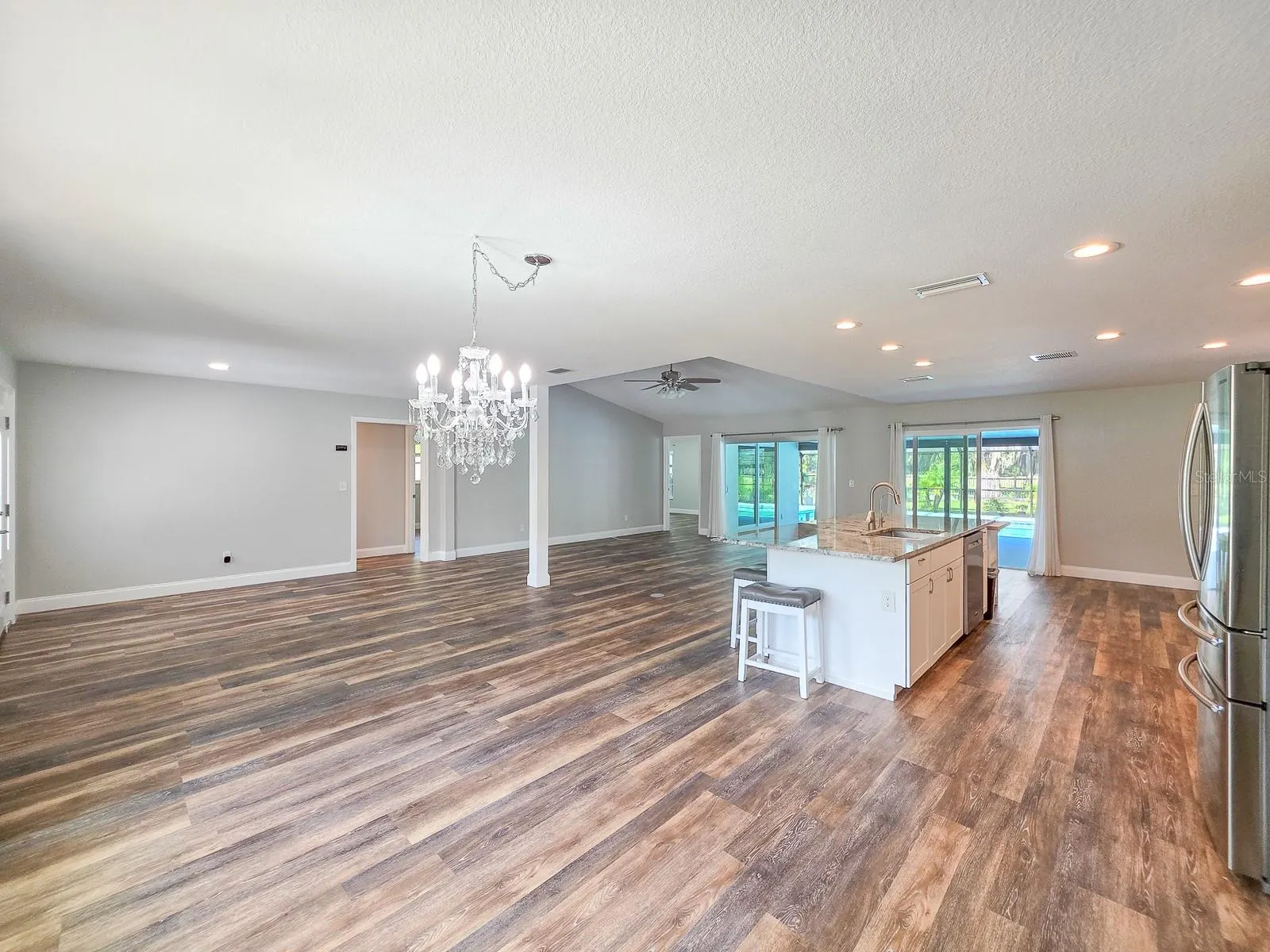 24 COURTNEY PL