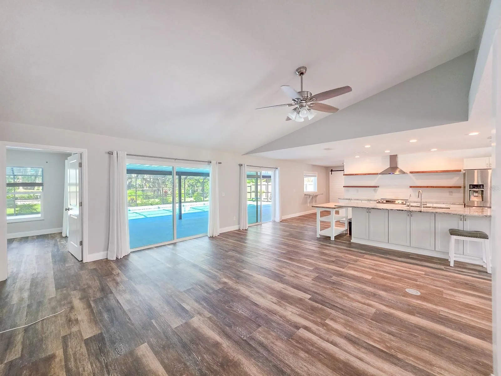 24 COURTNEY PL