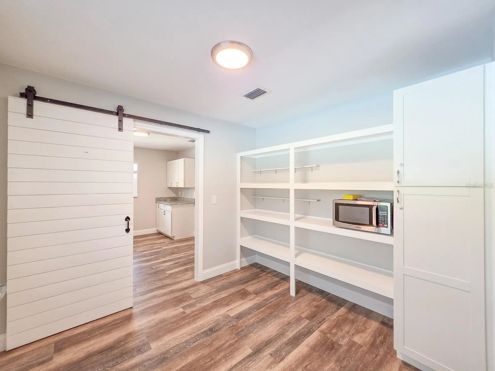 24 COURTNEY PL