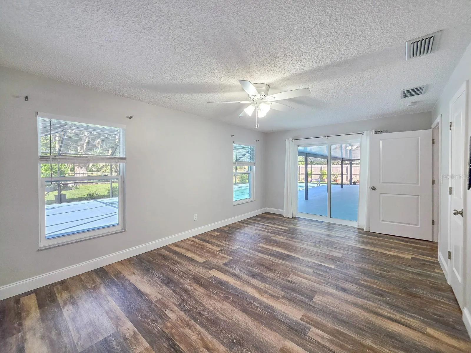 24 COURTNEY PL