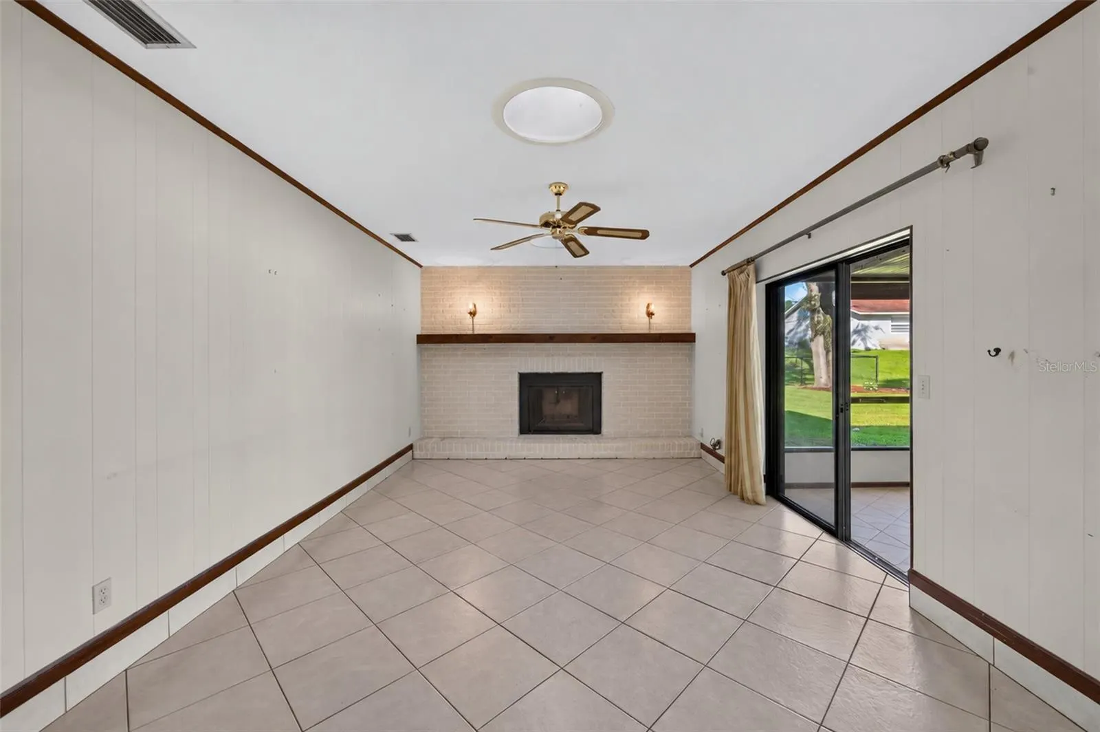 1056 KIMBERLY CT