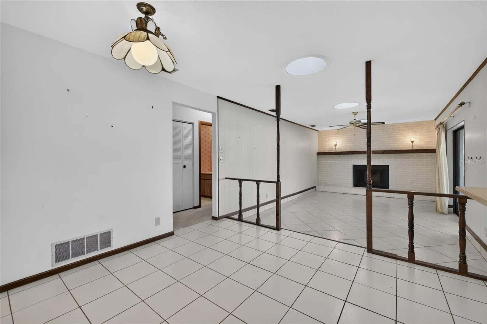 1056 KIMBERLY CT