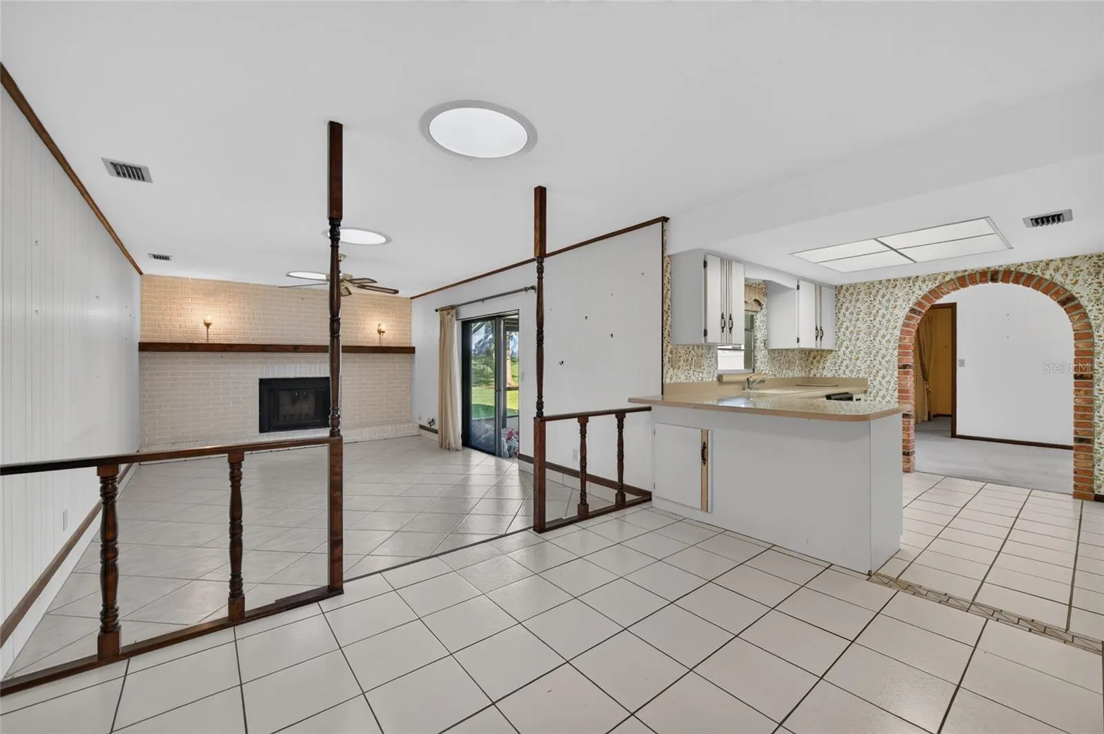 1056 KIMBERLY CT