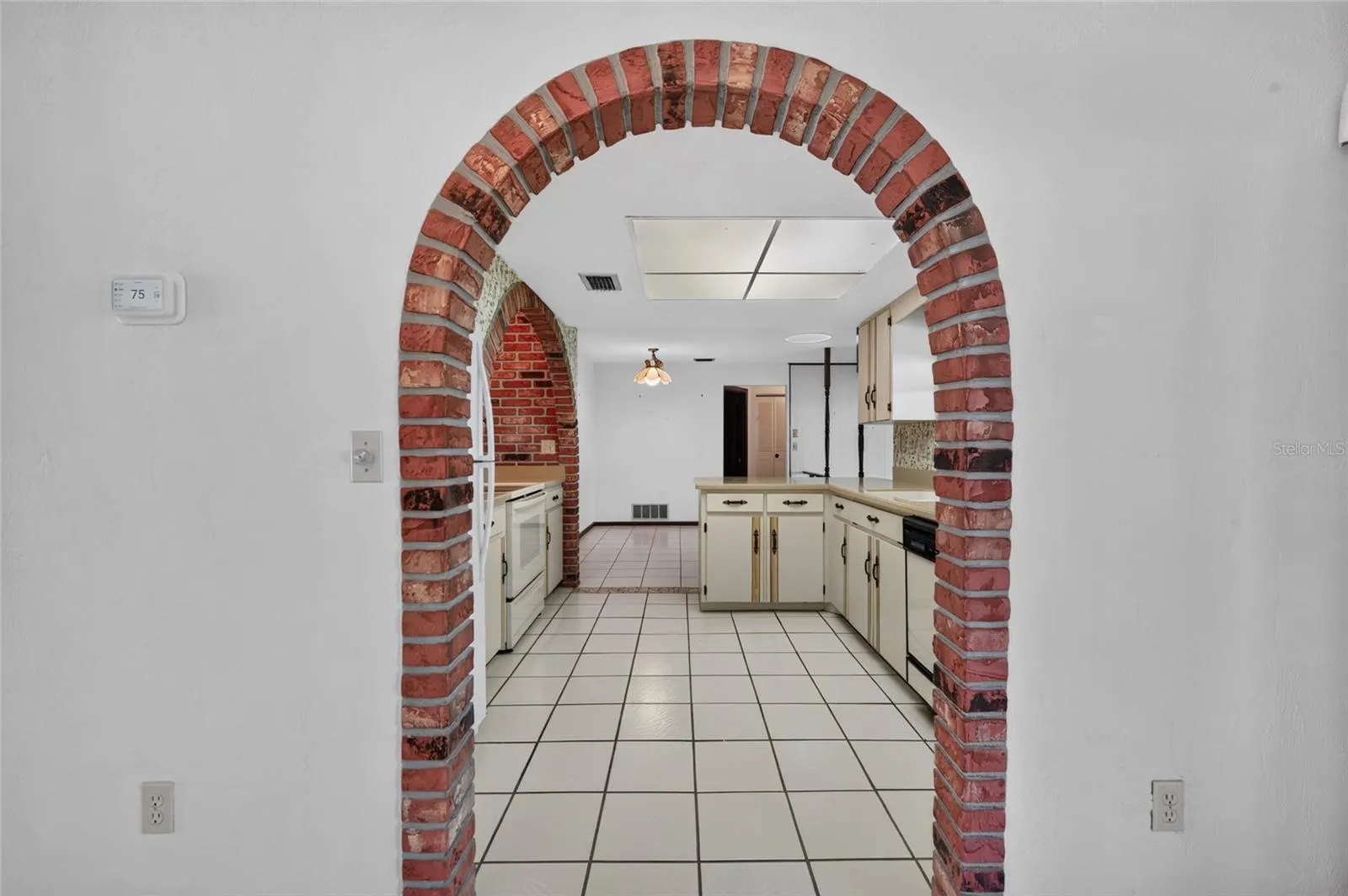 1056 KIMBERLY CT
