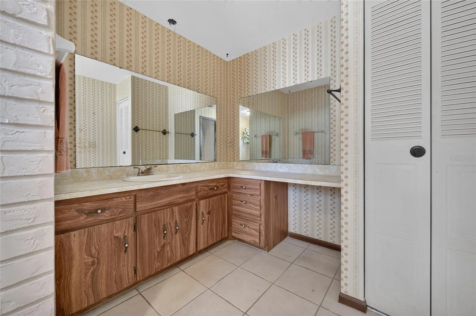 1056 KIMBERLY CT