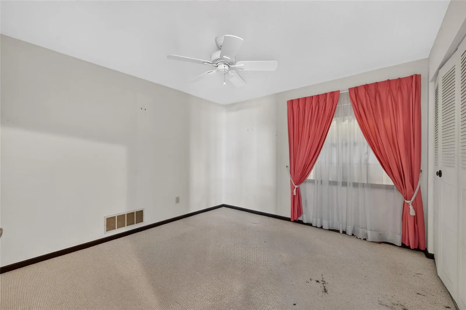 1056 KIMBERLY CT