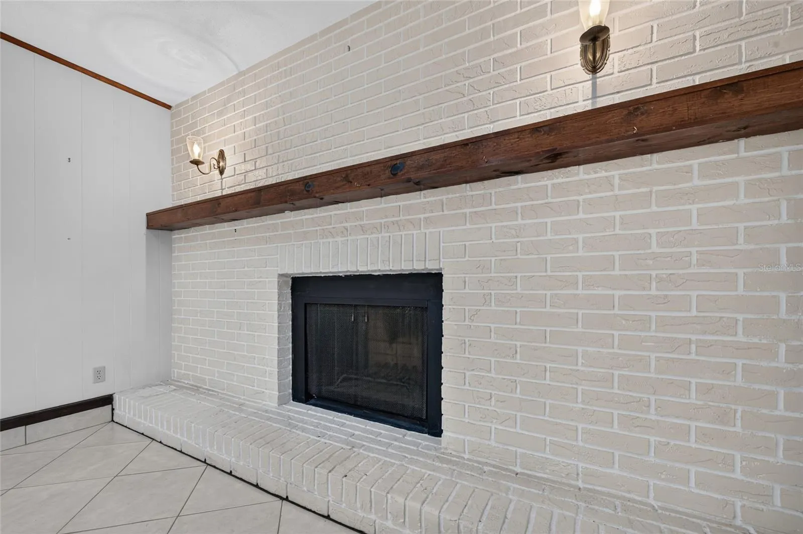 1056 KIMBERLY CT