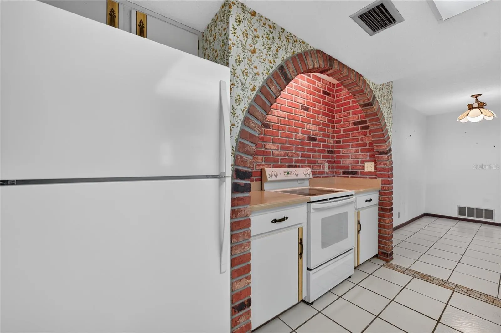 1056 KIMBERLY CT