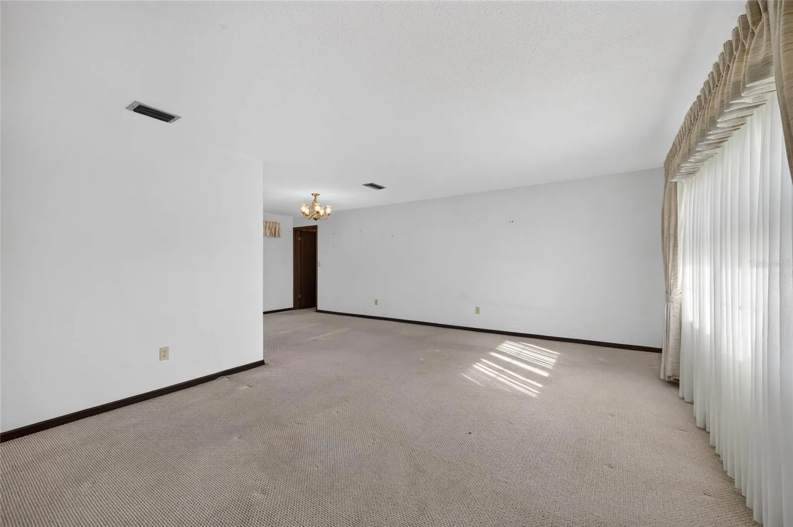1056 KIMBERLY CT