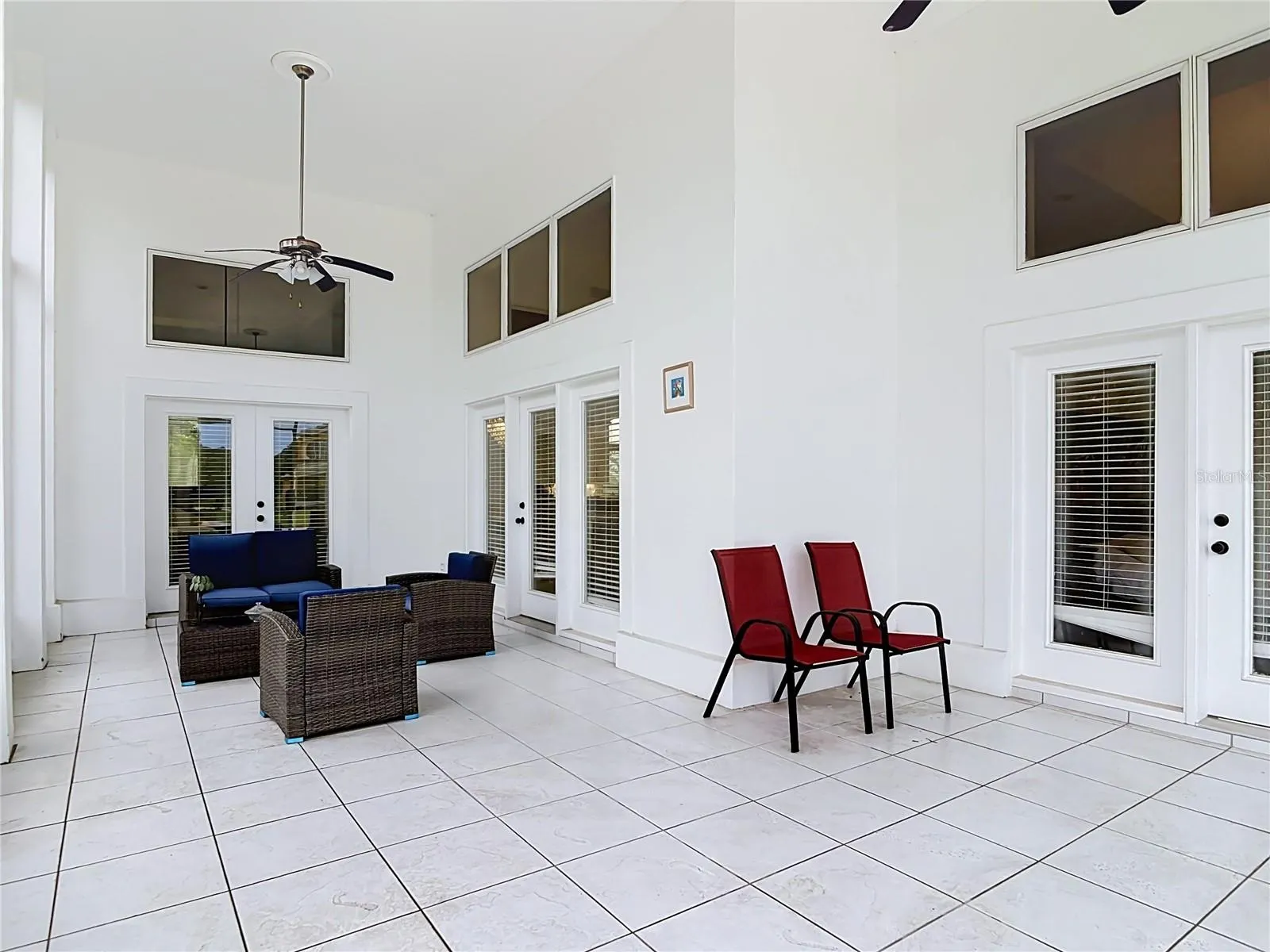 5 BAY POINTE DR