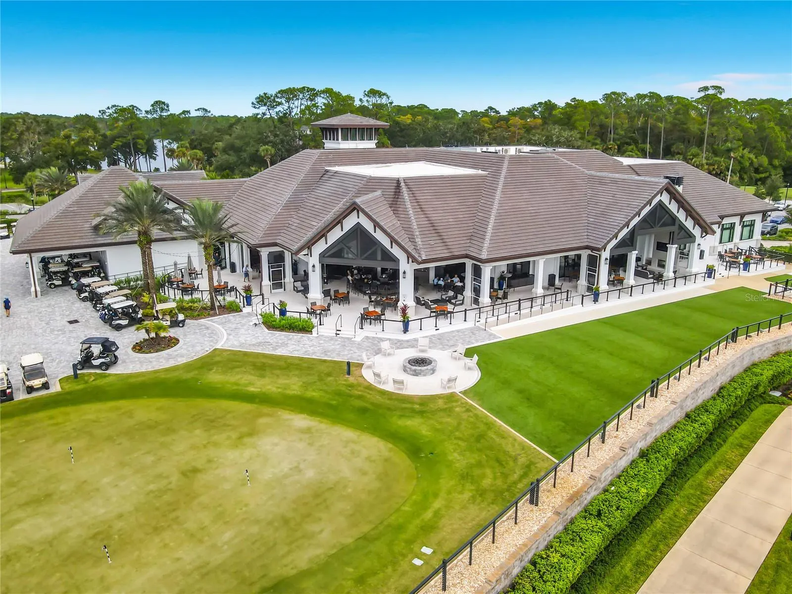 5 BAY POINTE DR