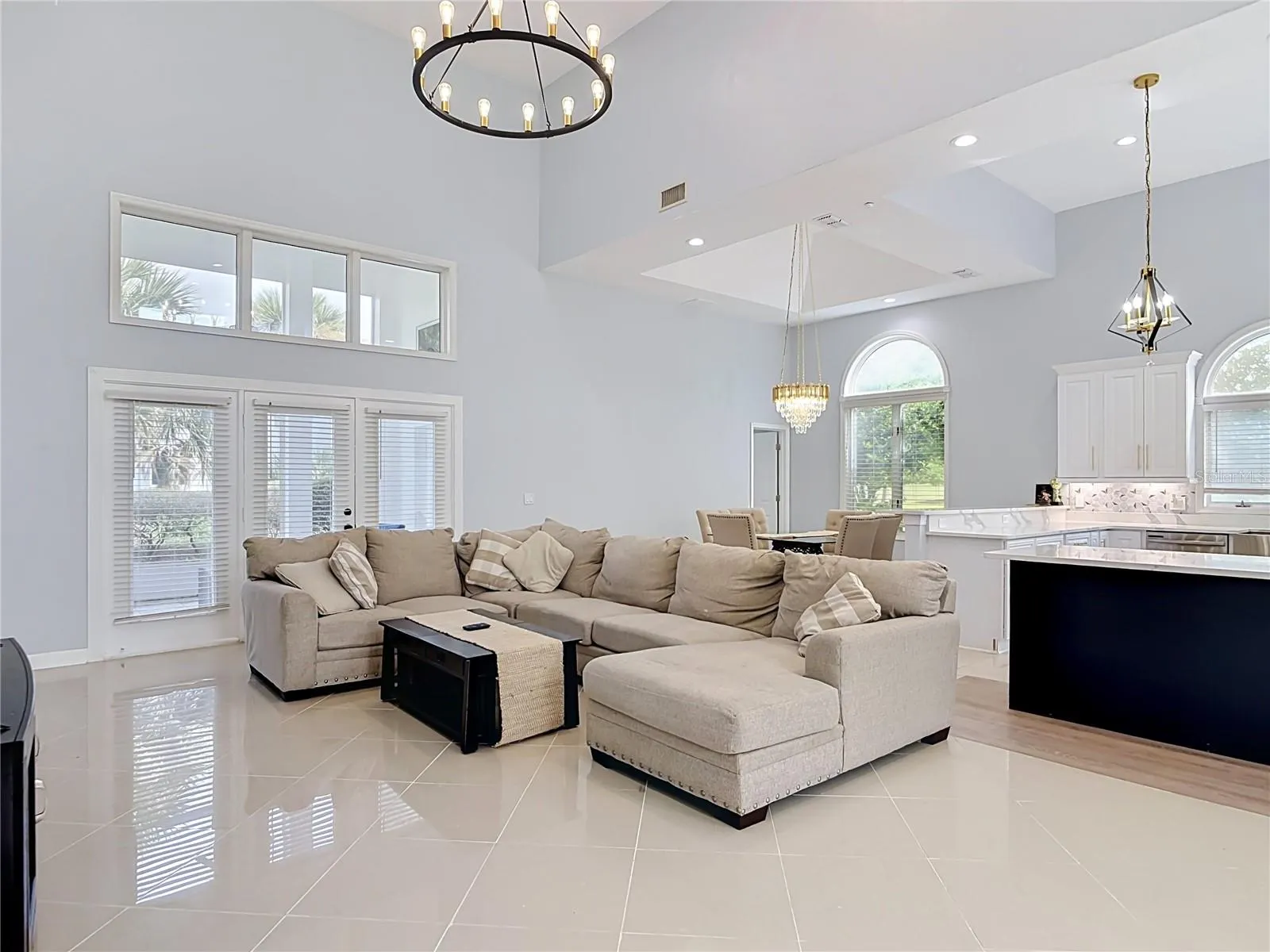 5 BAY POINTE DR