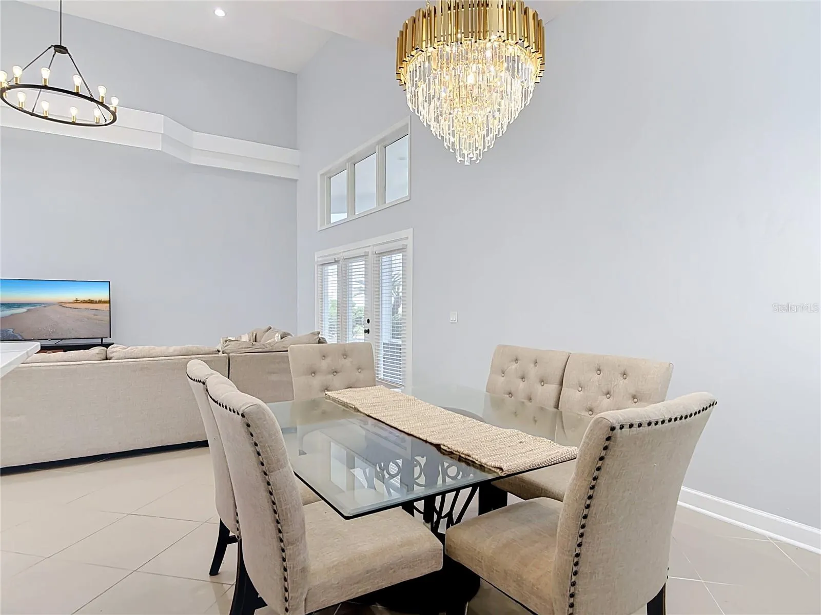 5 BAY POINTE DR