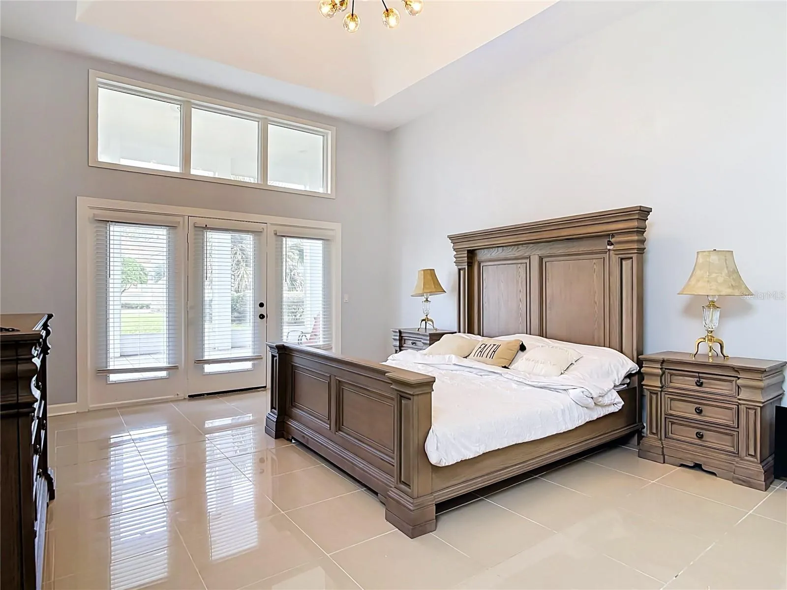 5 BAY POINTE DR