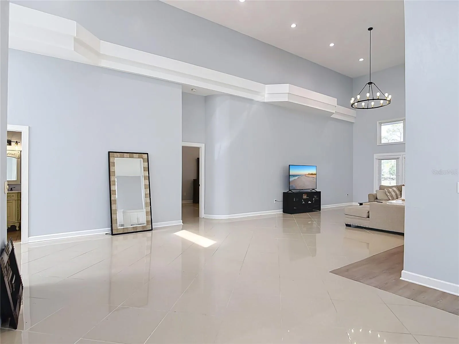 5 BAY POINTE DR