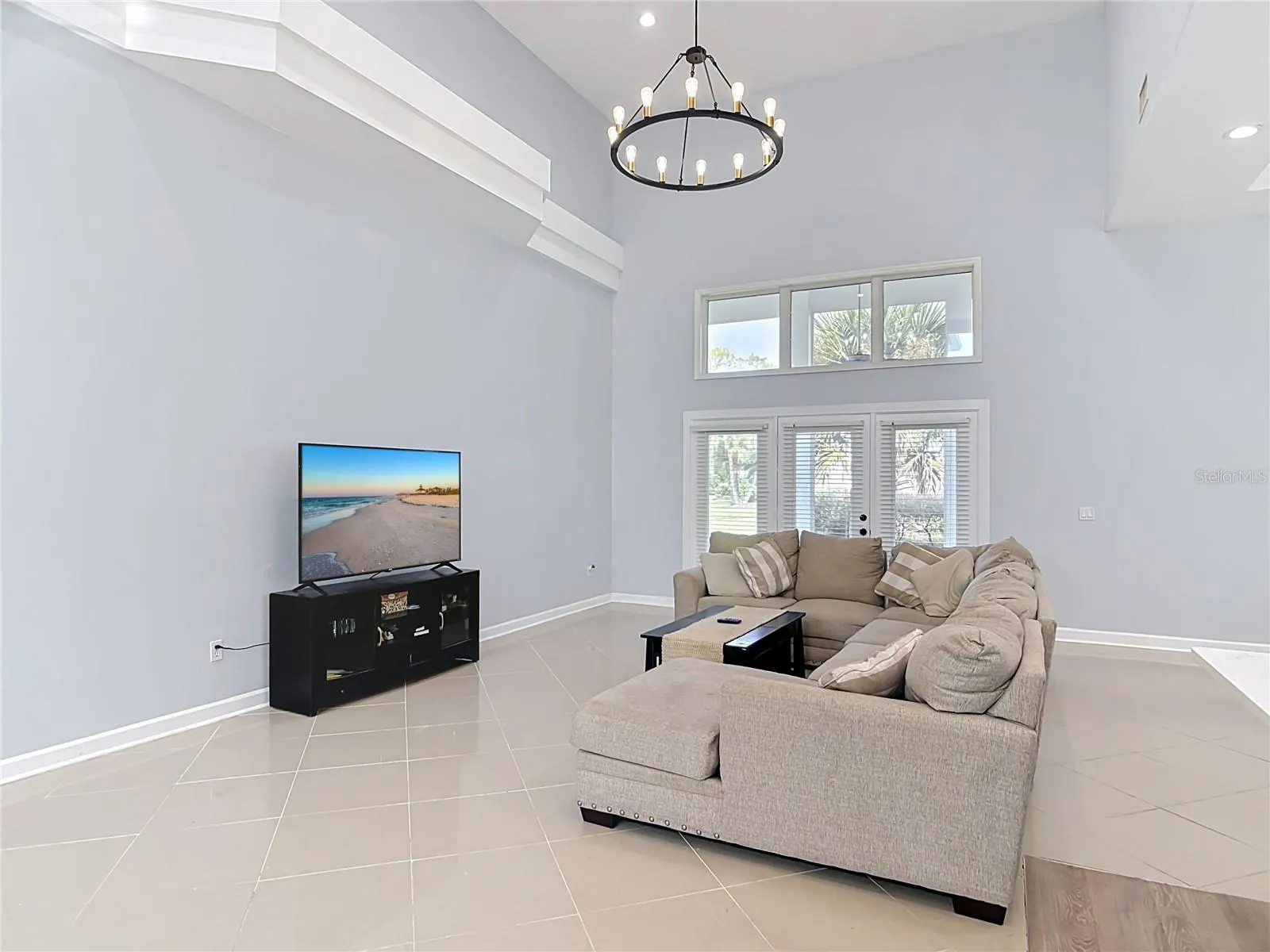 5 BAY POINTE DR