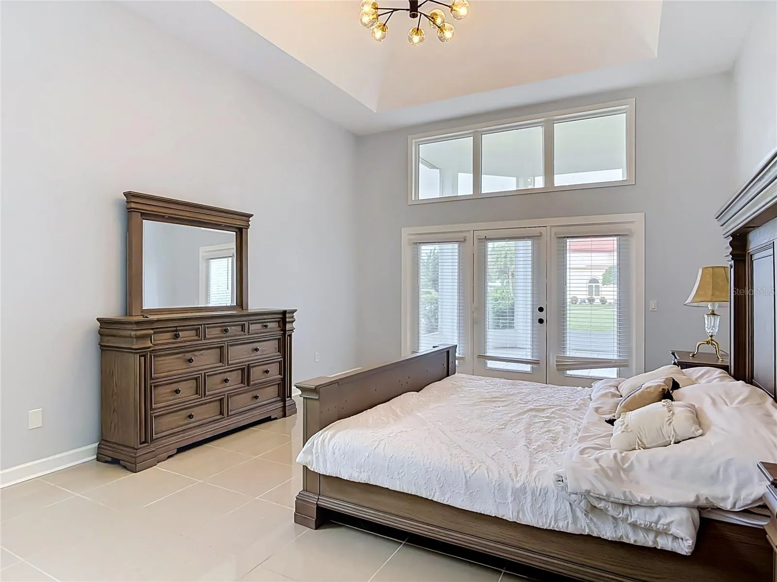 5 BAY POINTE DR