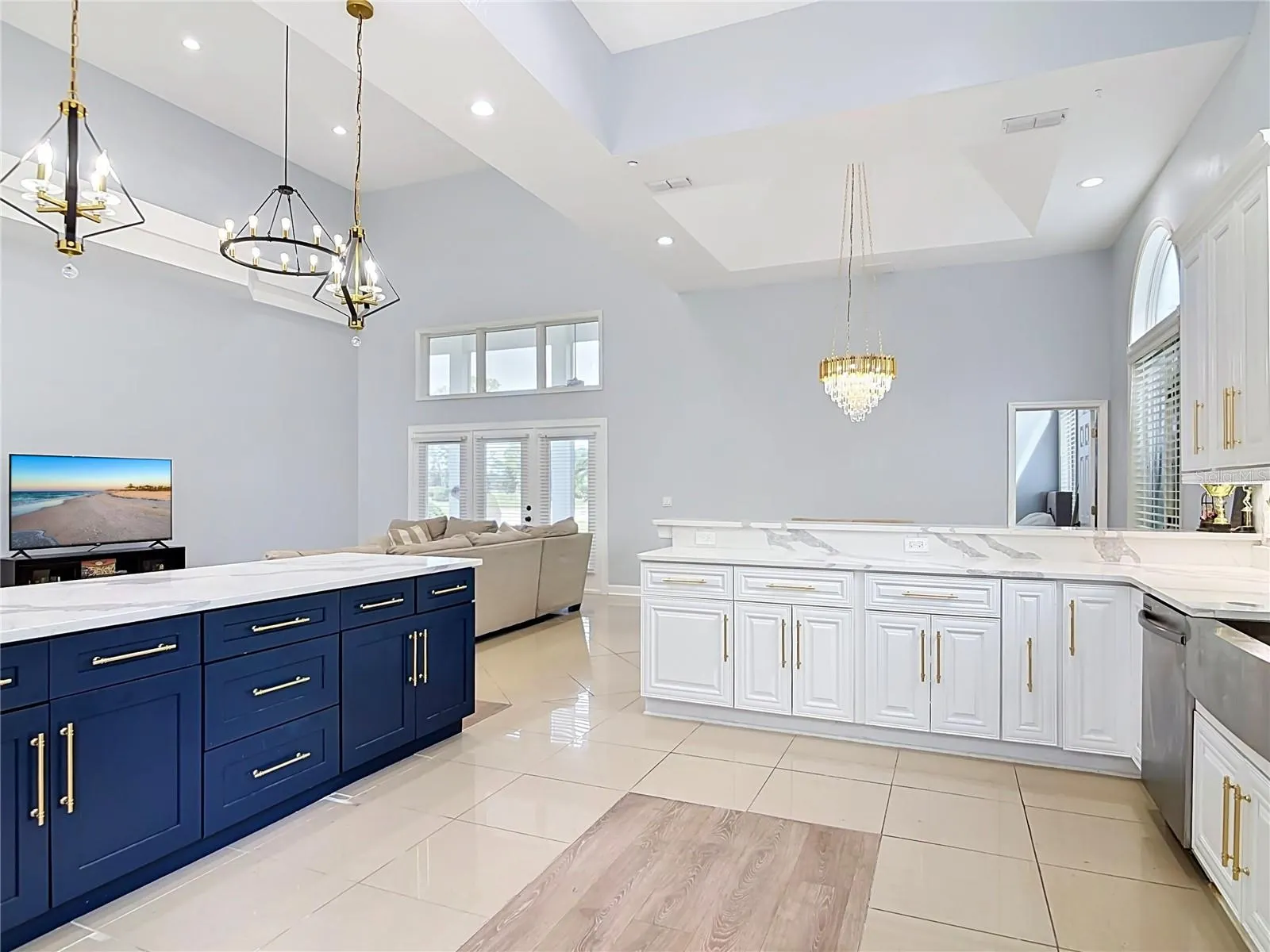 5 BAY POINTE DR