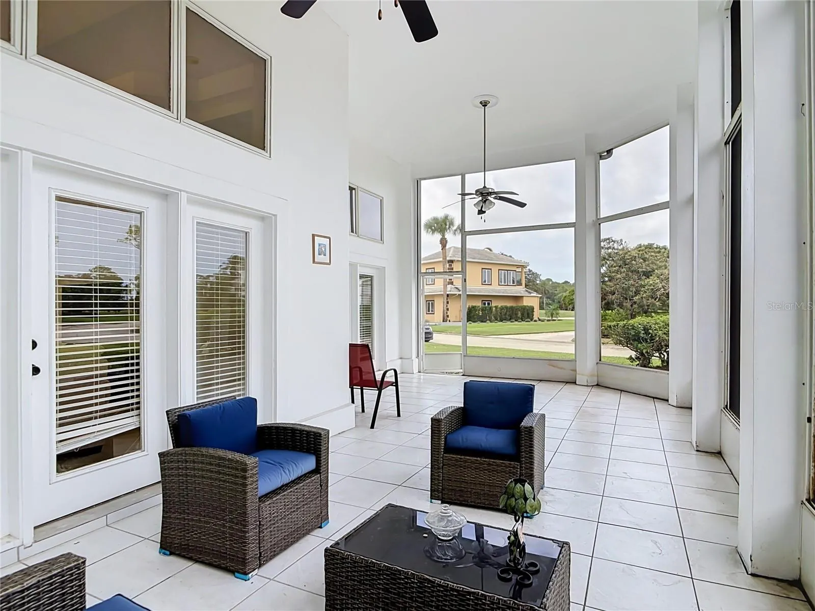 5 BAY POINTE DR