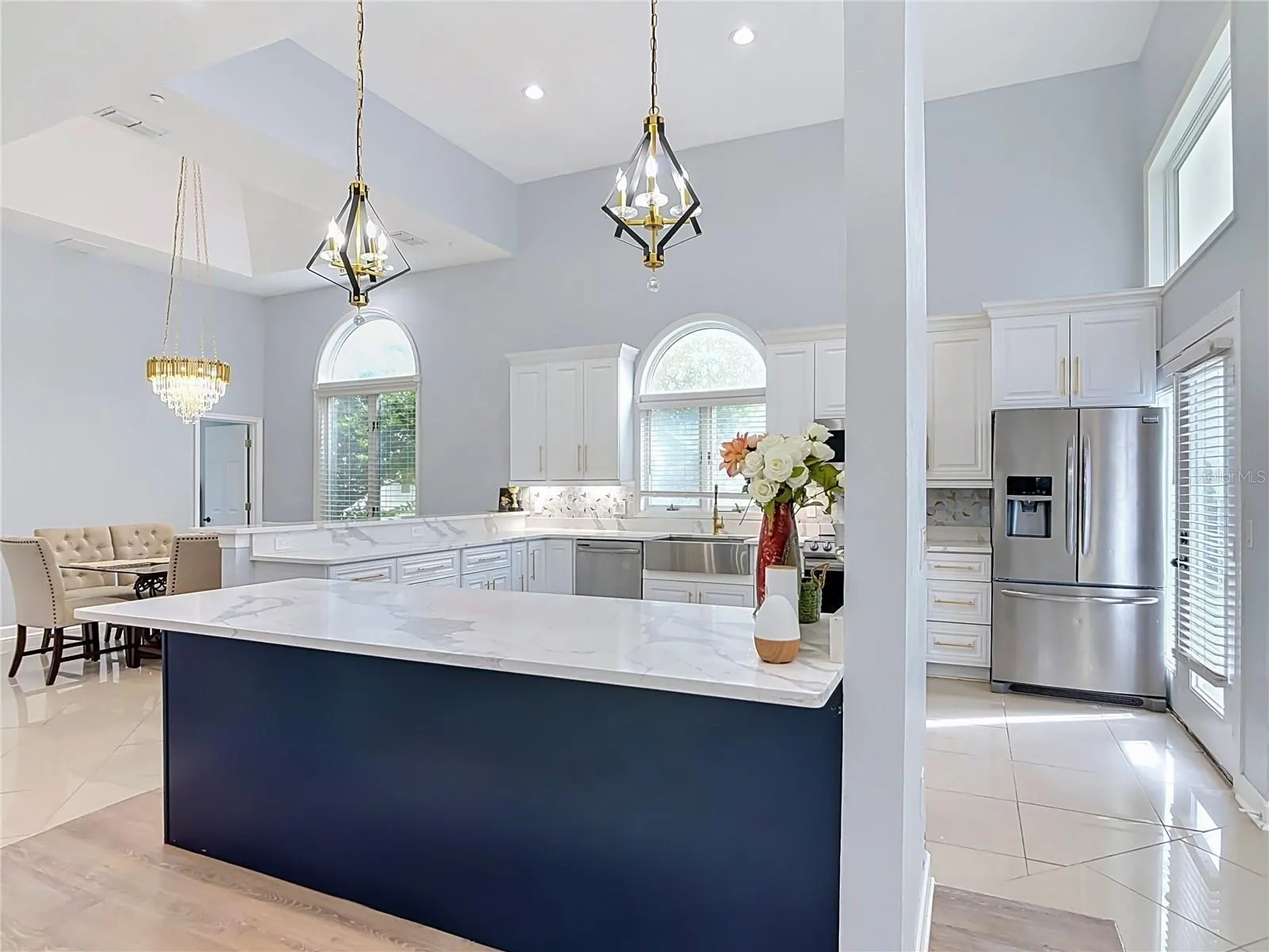 5 BAY POINTE DR
