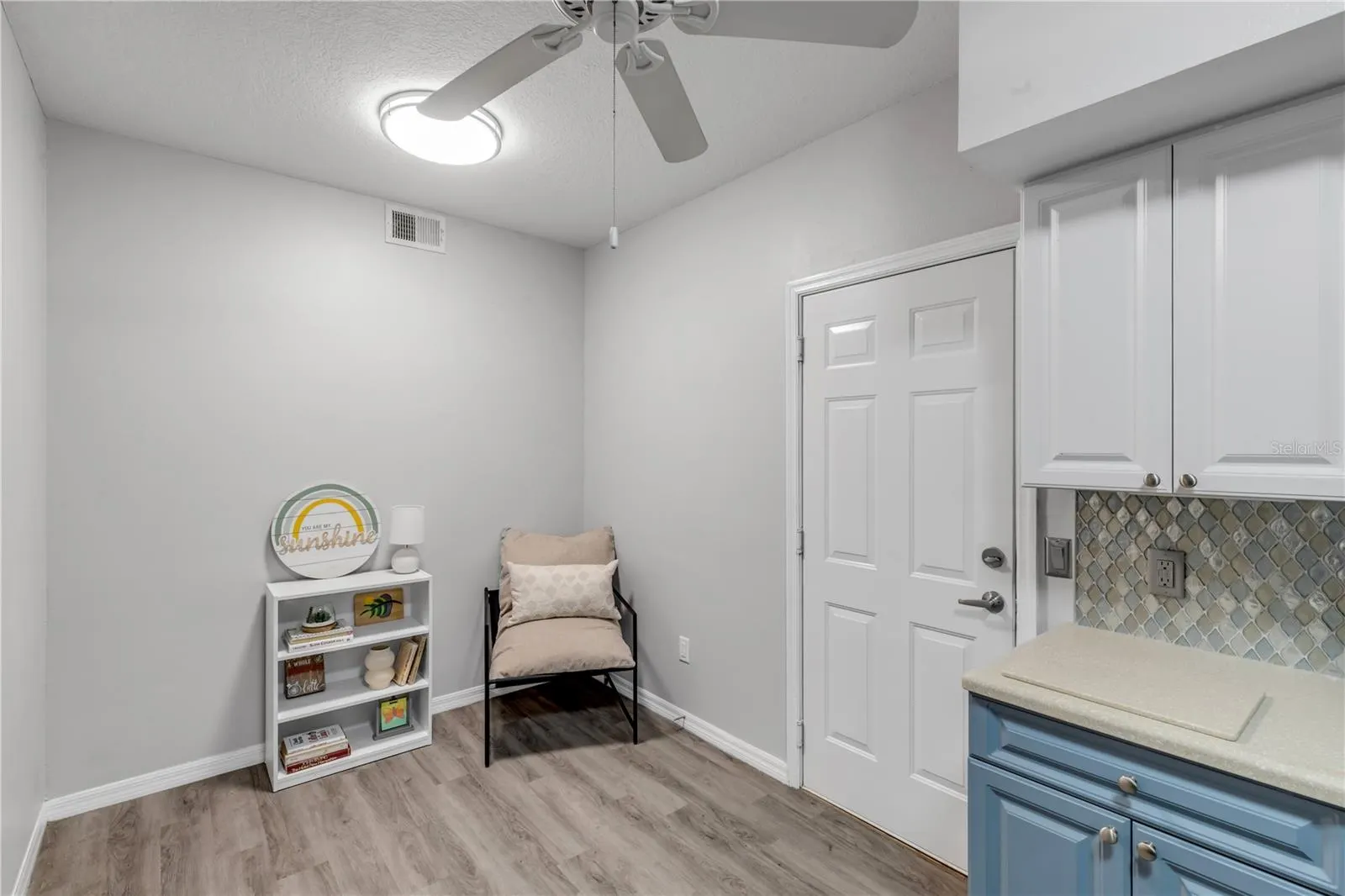 5466 COMPASS PT #101, #101