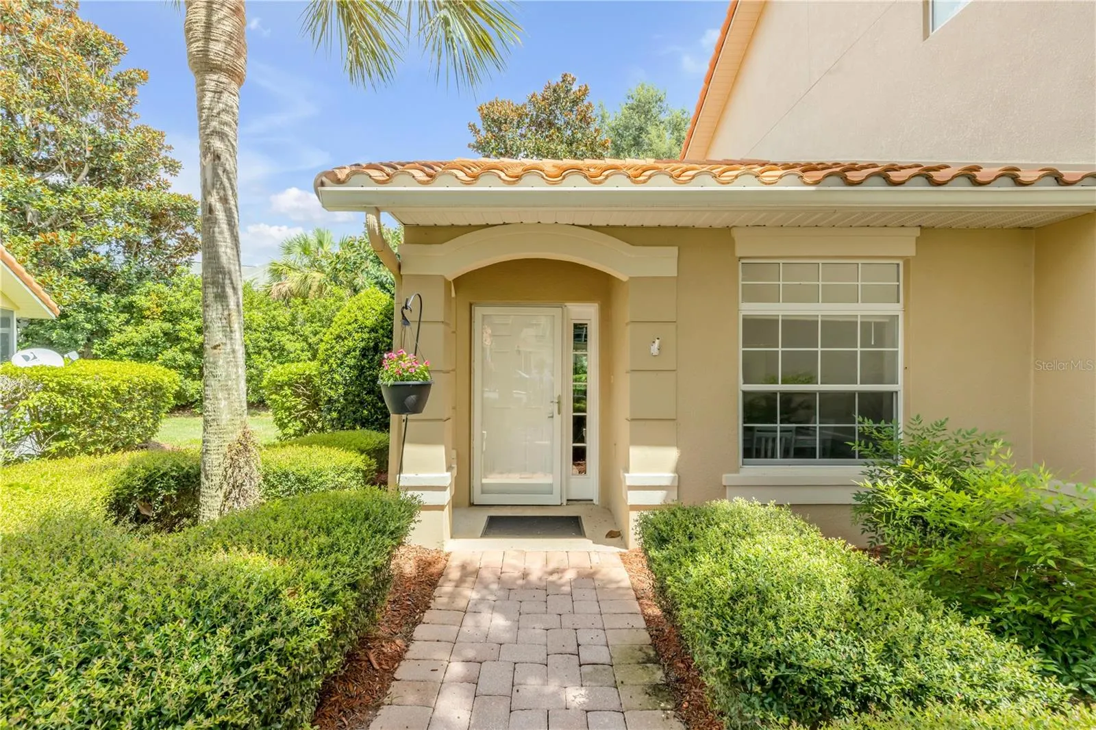 5466 COMPASS PT #101, #101