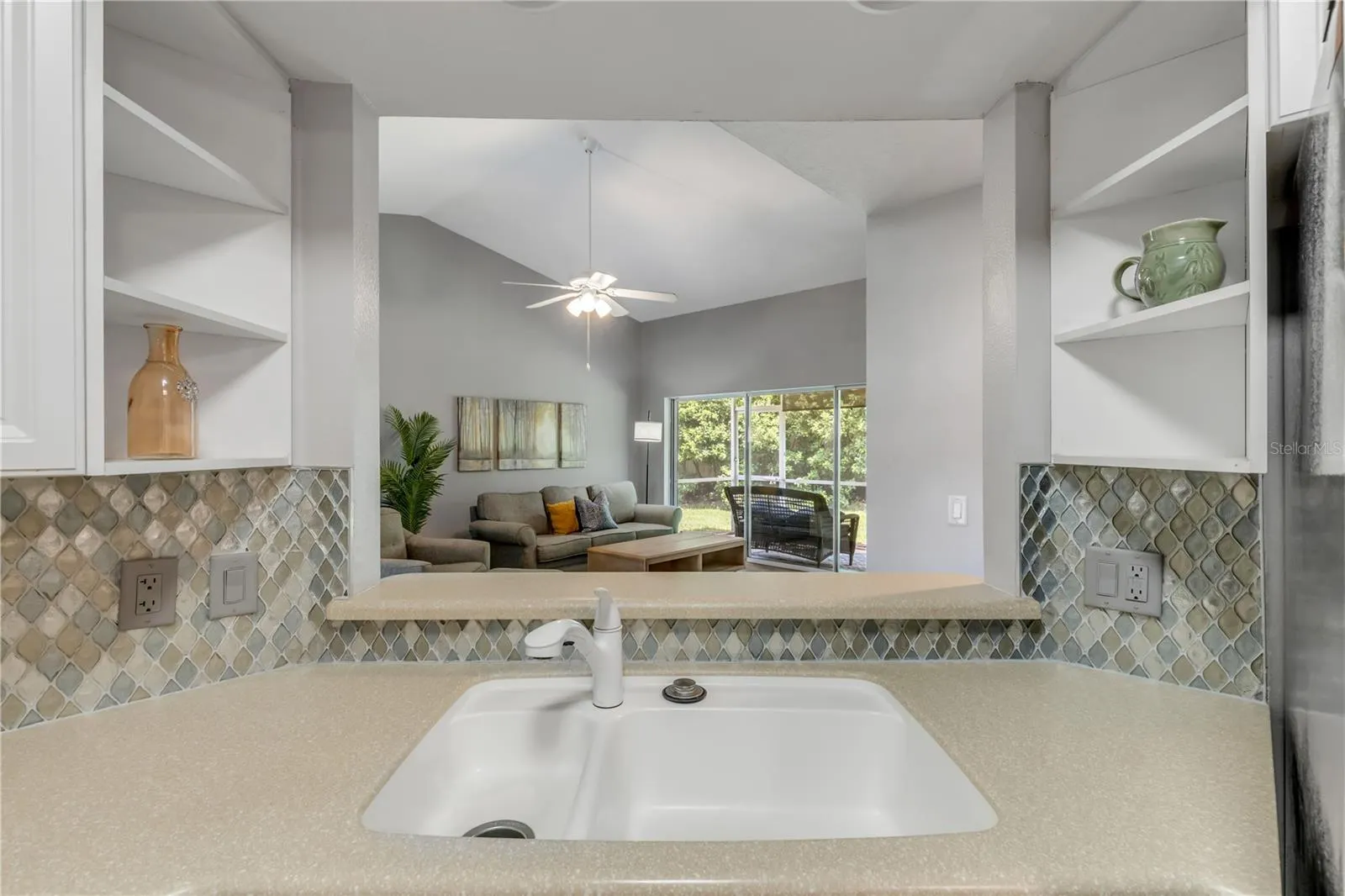 5466 COMPASS PT #101, #101