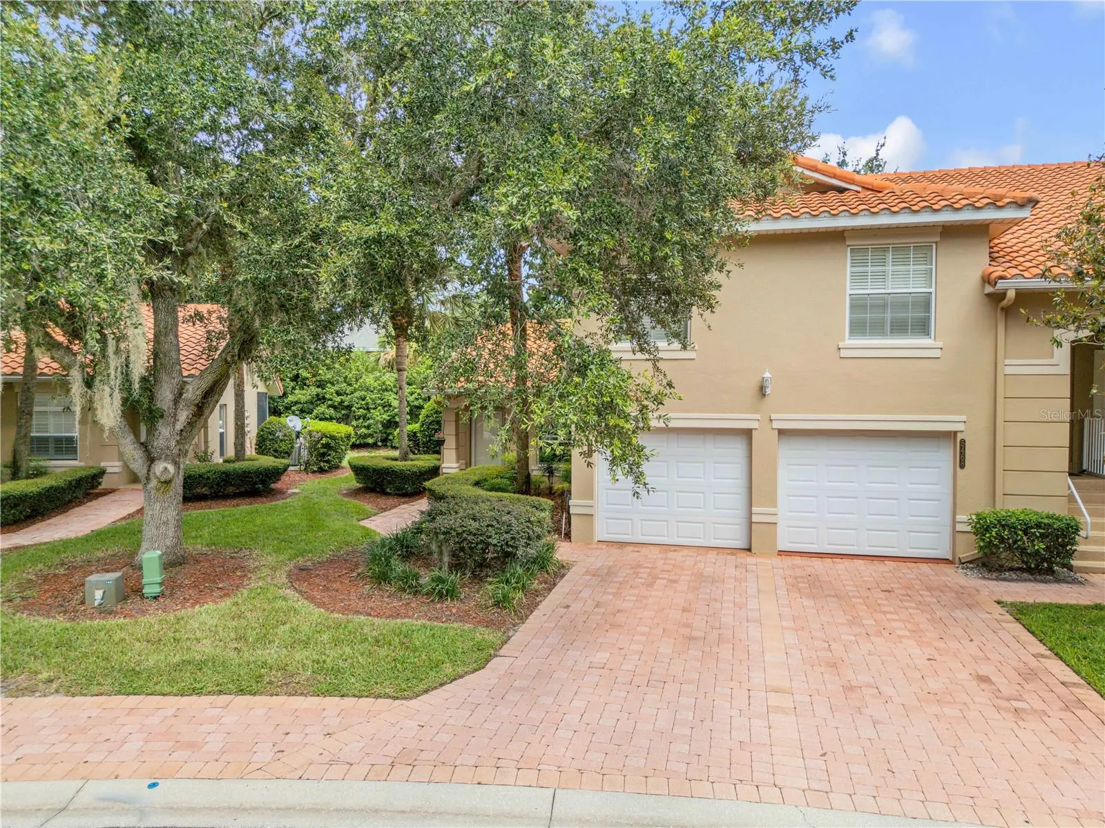 5466 COMPASS PT #101, #101