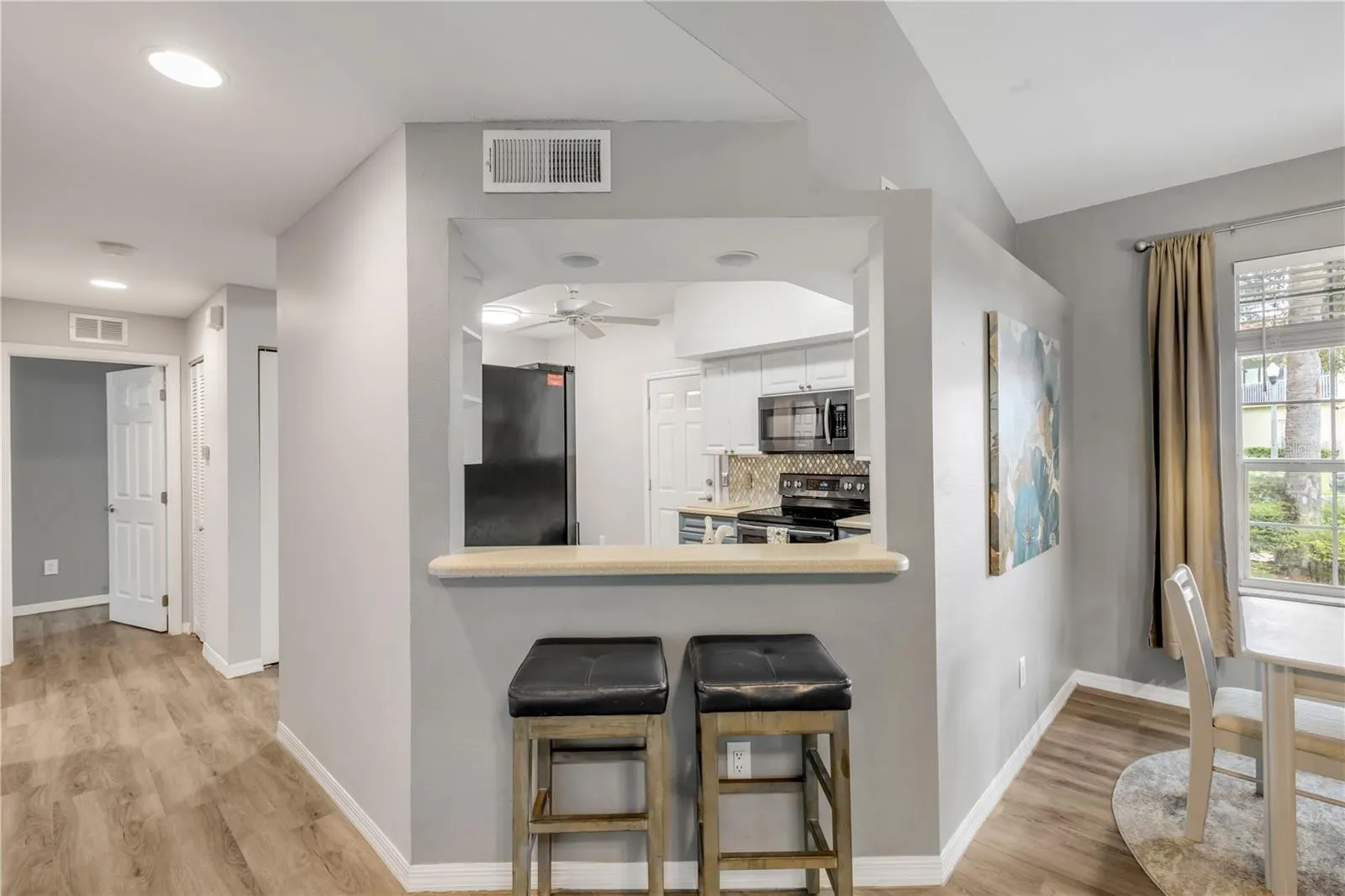 5466 COMPASS PT #101, #101