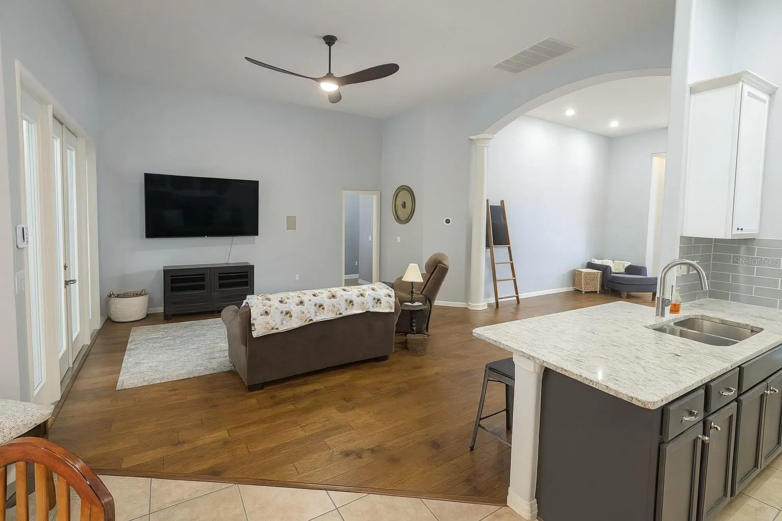 326 LARGOVISTA DR