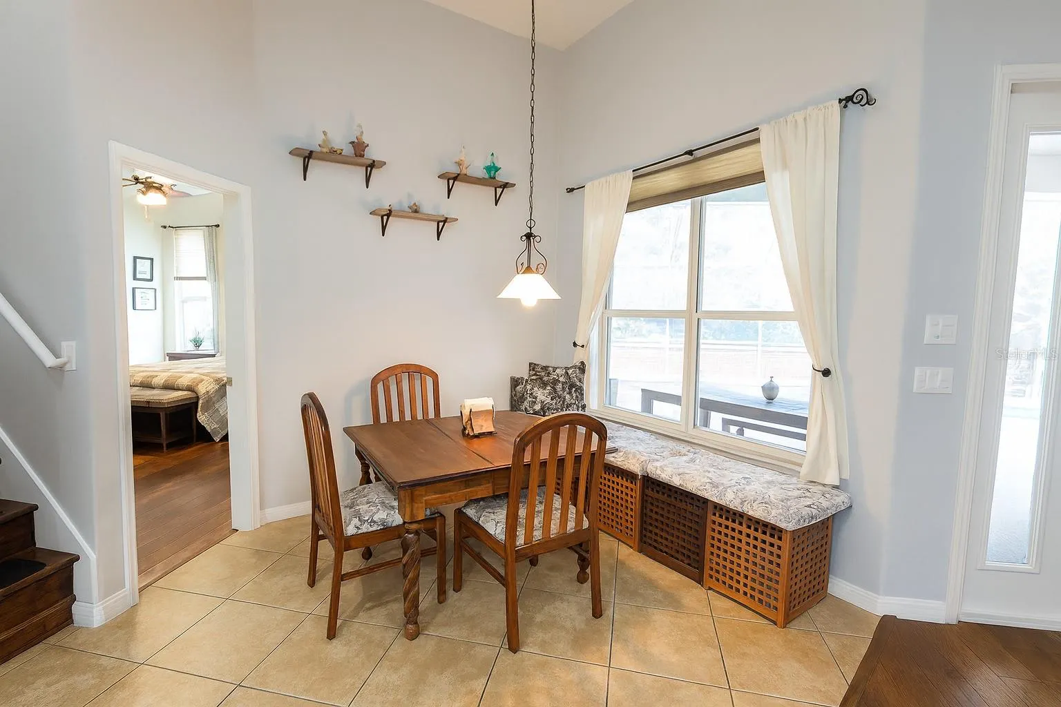 326 LARGOVISTA DR
